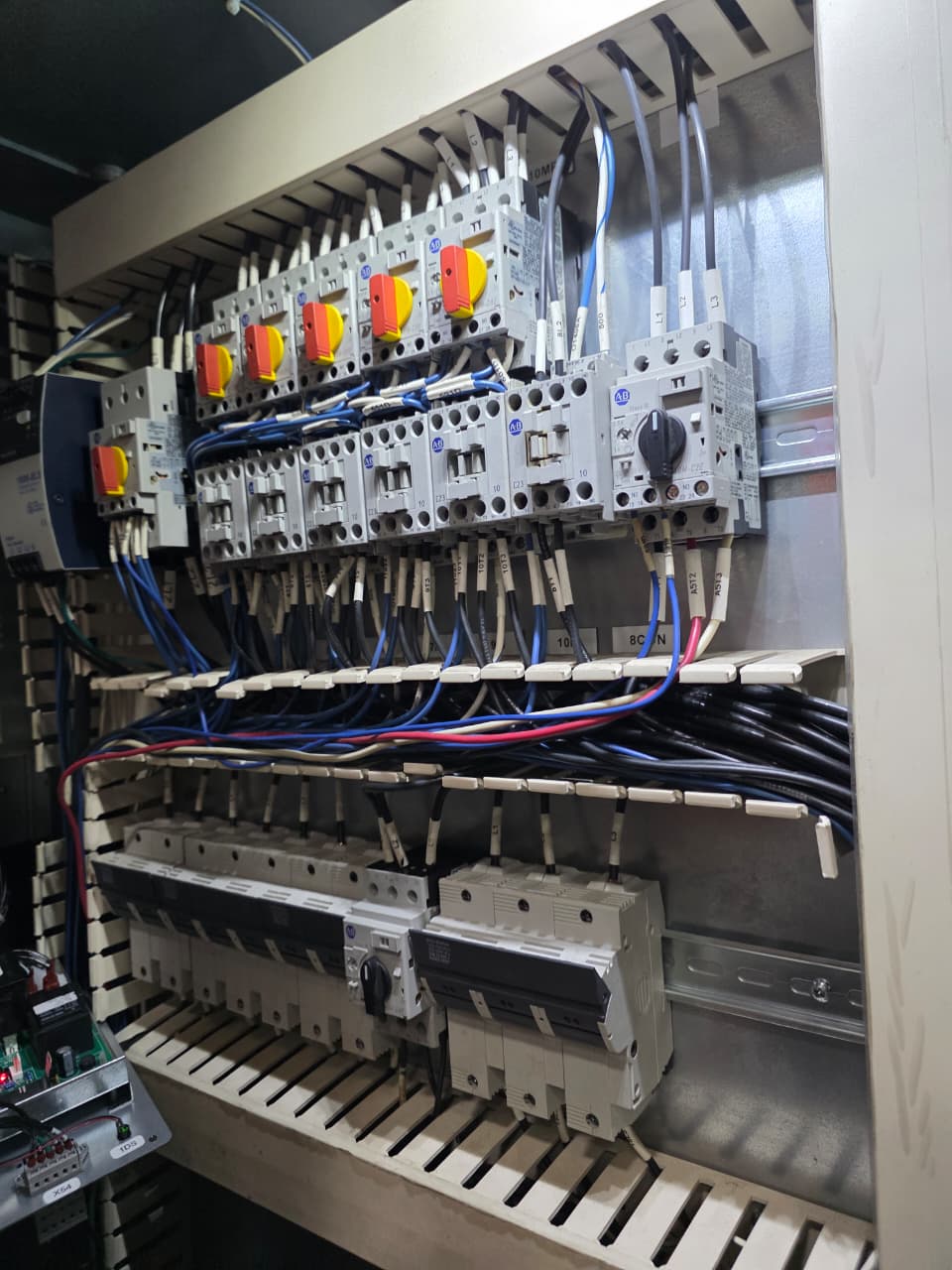 CNC industrial y maquinaria CNC — Corte / Mecanizado / Desarrollo de equipos (7/7)
