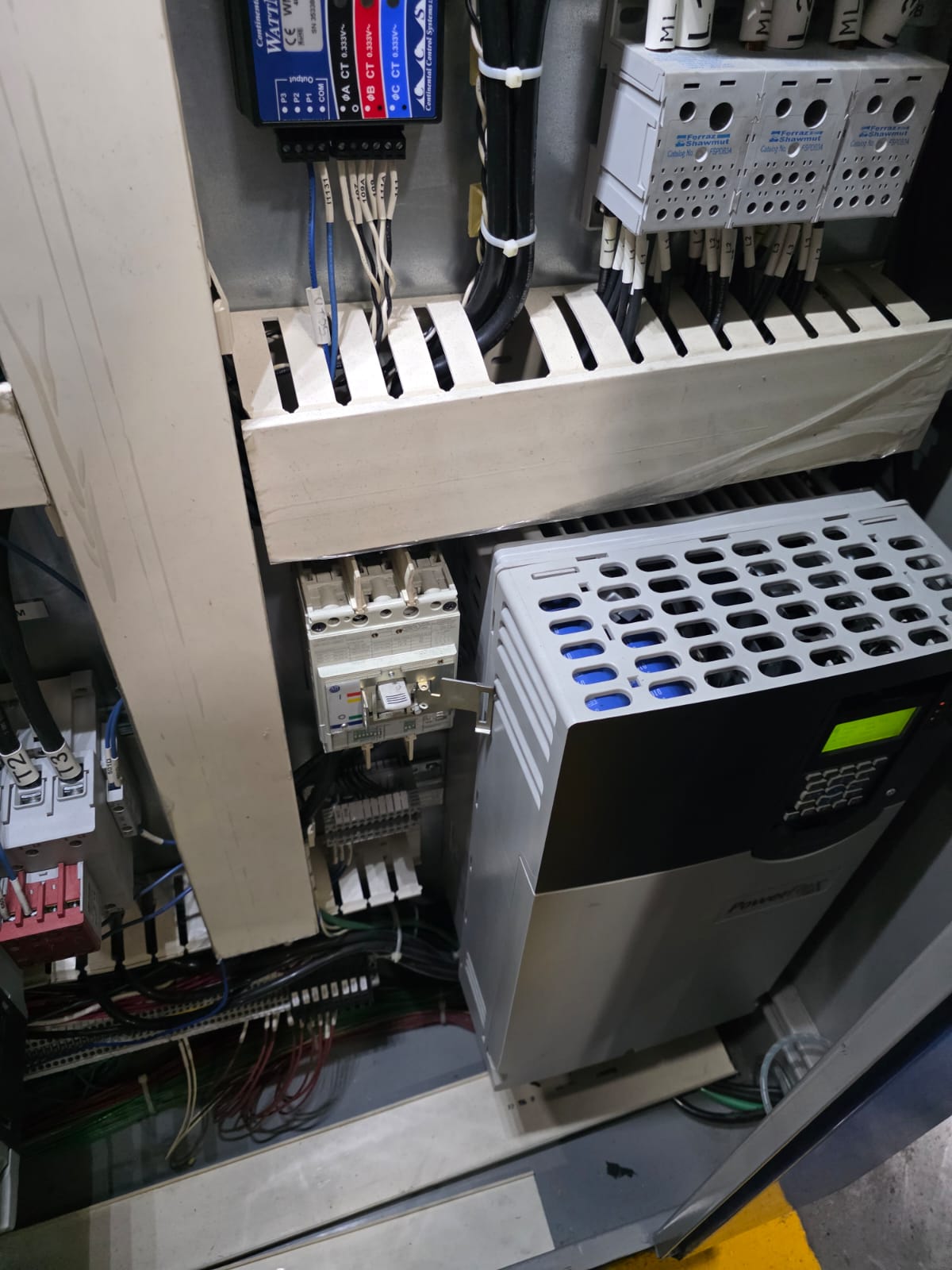 PLCs y automatización industrial — Control / Tableros / Variadores / Integración (4/4)